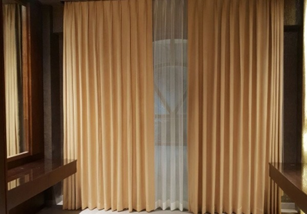 Curtain Manual